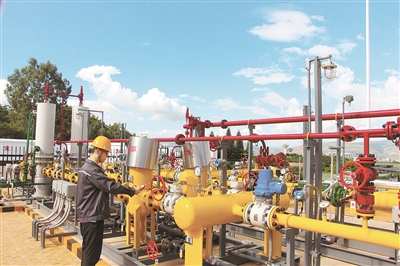 云南红河州首条天然气管道建成通气 开远居民用气价格每立方米下调至2.95元